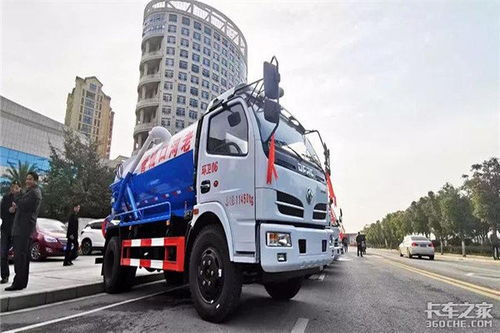 首批東風(fēng)福瑞卡環(huán)衛(wèi)車(chē)精裝上陣，開(kāi)啟道路清掃新篇章